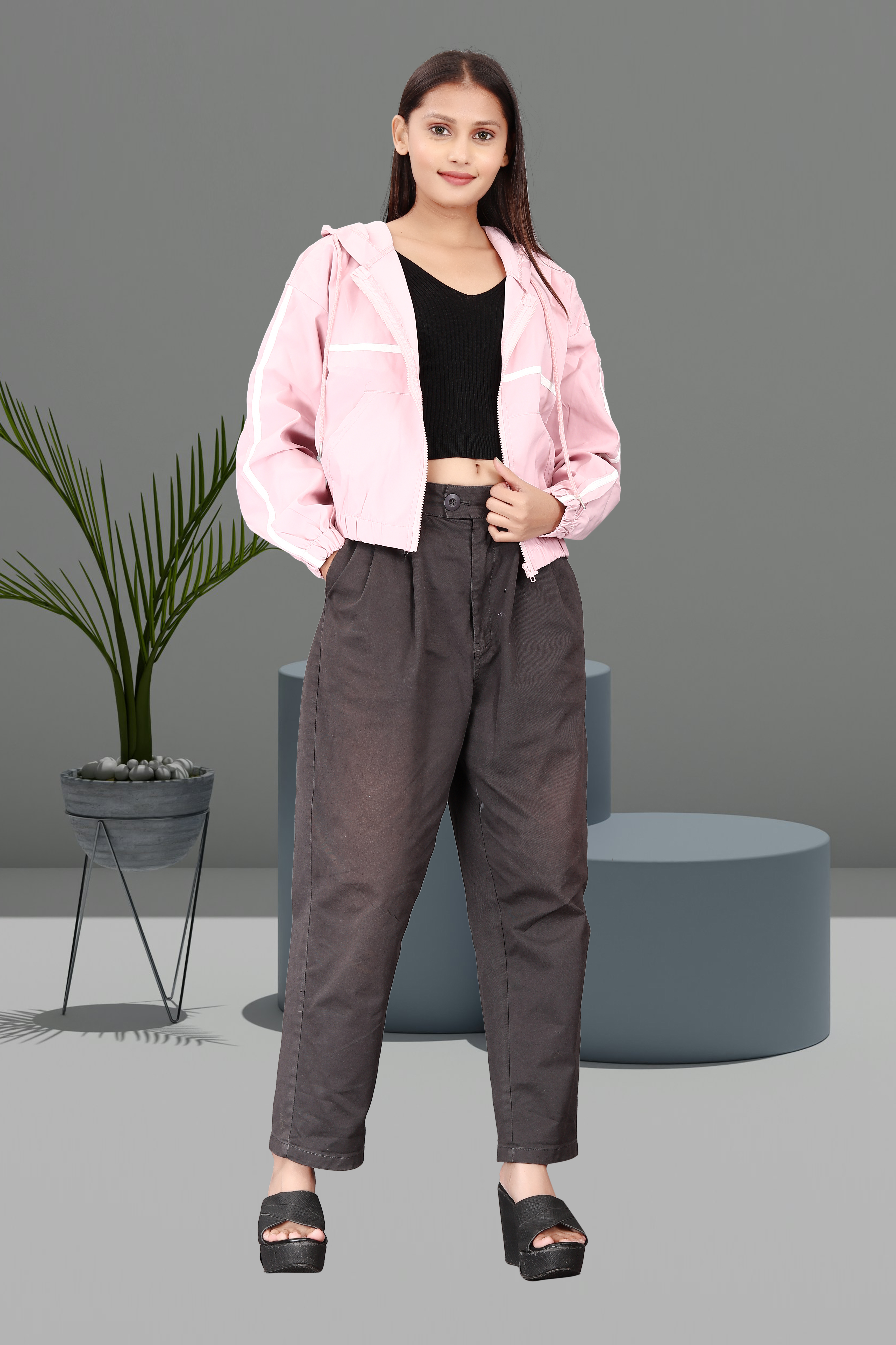 Women’s Pink Hooded Jacket with Black Crop Top & High-Waist Pants – Casual Streetwear Co-ord Set